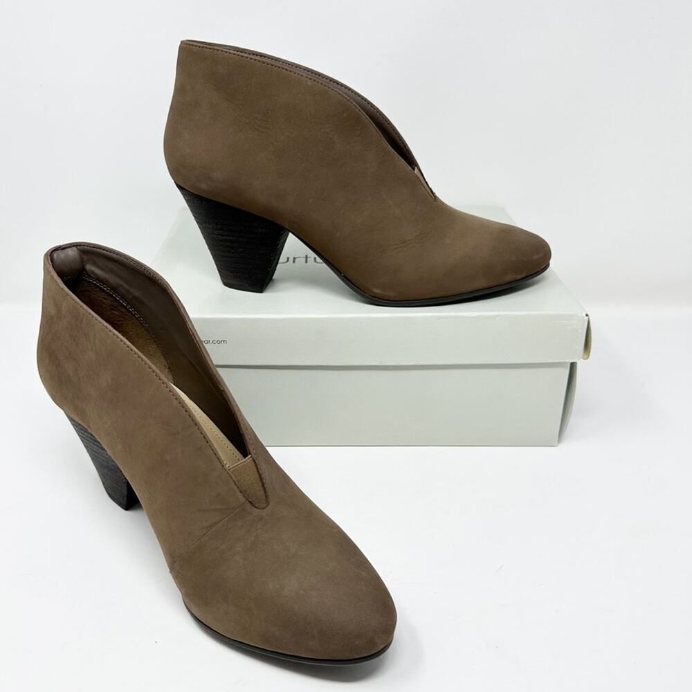 Nurture Akaia Stack Heel Taupe Round Toe‎ Bootie 10